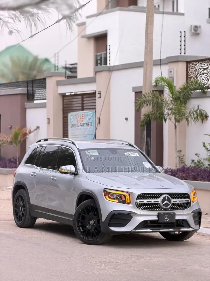 Mercedes-Benz GLB-Class GLB 250 4MATIC 2020 Silver
