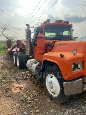Mack Lowbed Trailer