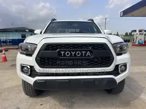 Toyota Tacoma 2019 White