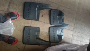 21_25hilux Mufflap