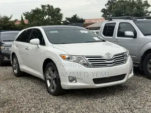 Toyota Venza XLE 2010 White
