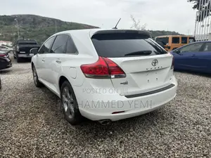 Toyota Venza XLE 2010 White