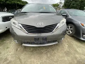 Toyota Sienna LE 7 Passenger 2011 Gray