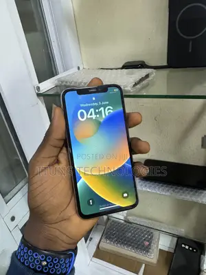 Apple iPhone X 64 GB White