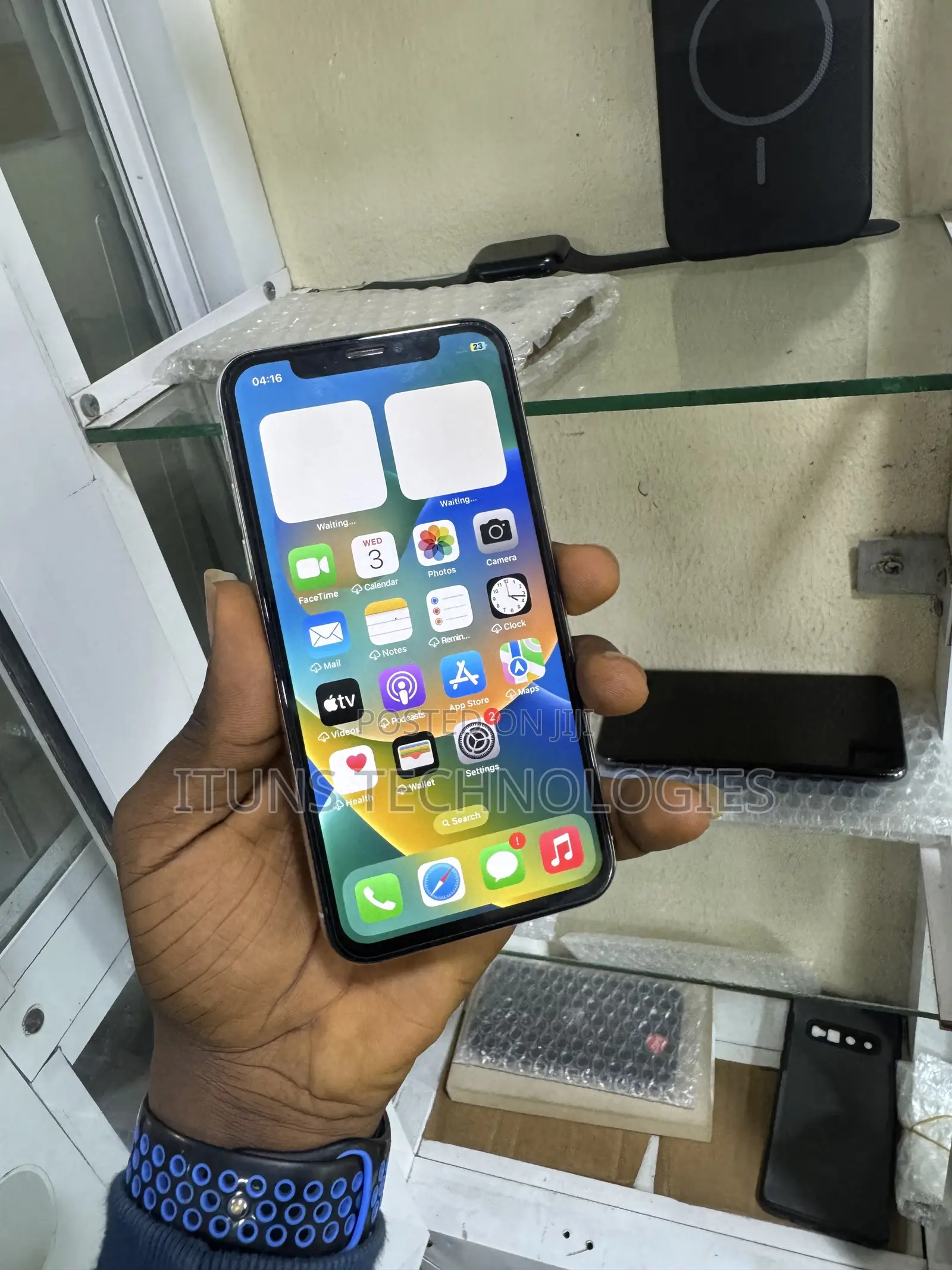 Apple iPhone X 64 GB White