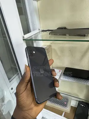 Apple iPhone 11 64 GB Black