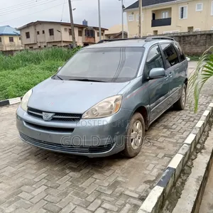 Toyota Sienna XLE 2005 Blue