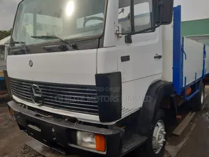 Mercedes Benz 814 1999