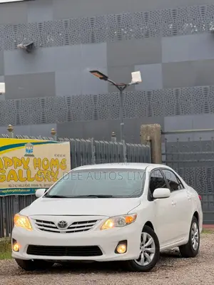 Toyota Corolla 2013 White