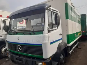 Mercedes-Benz 1999 814