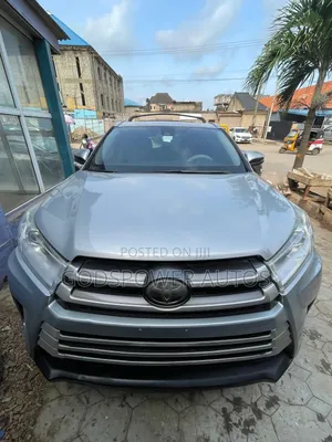 Toyota Highlander XLE 4x4 V6 (3.5L 6cyl 8A) 2017 Silver