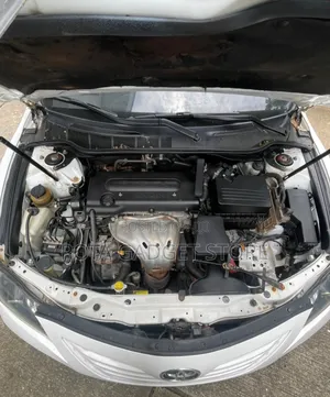 Toyota Camry Base 4dr Sedan (2.4L 4cyl 5M) 2009 White