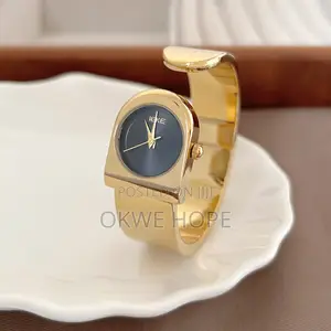 Luxury Women's Wrist Watch - Gold