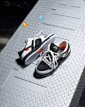 Nike Sb Dunk Low Tight Booth