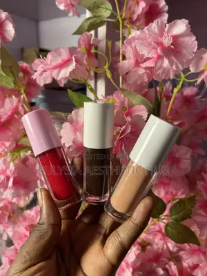 Lip Gloss Set + Free Lip Liners