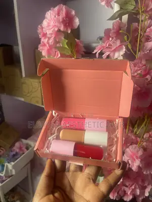 Lip Gloss Set + Free Lip Liners