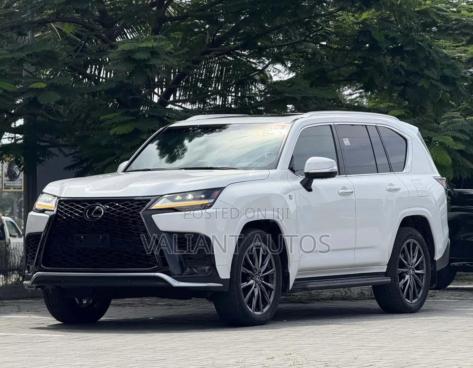 Lexus LX 600 2023 White