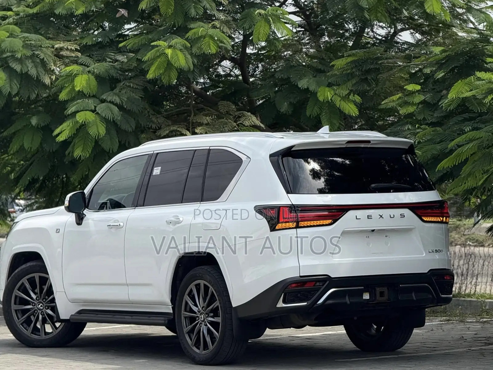 Lexus LX 600 2023 White