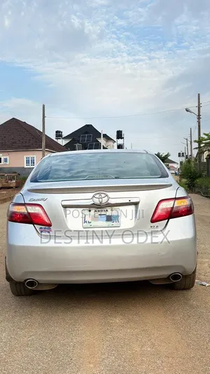 Toyota Camry XLE V6 4dr Sedan (3.5L 6cyl 6AM) 2010 Silver