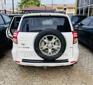 Toyota RAV4 2010 White