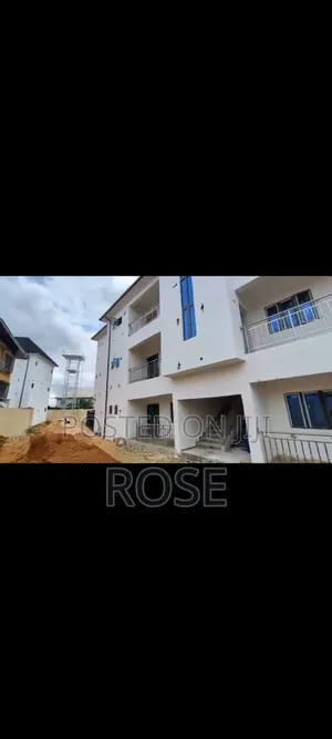 6bdrm House in Oron Road, Uyo for rent