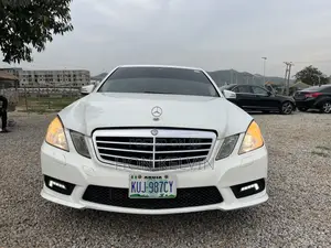 Mercedes-Benz E350 Base 4Matic Sedan AWD (3.5L 6cyl 7A) 2010 White