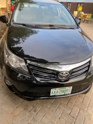 Toyota Avensis 2010 Black