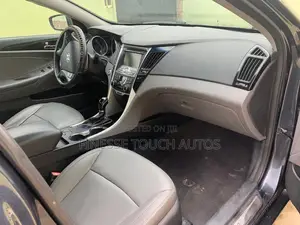 Hyundai Sonata Limited 2.0T Sedan (2.0L 4cyl 6A) 2011 Blue