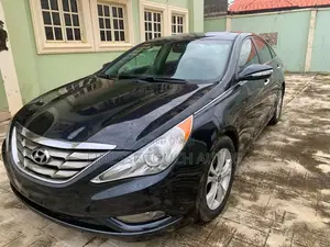 Hyundai Sonata Limited 2.0T Sedan (2.0L 4cyl 6A) 2011 Blue