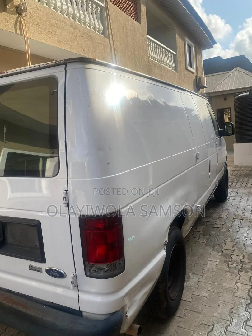 Ford E250 2008 White
