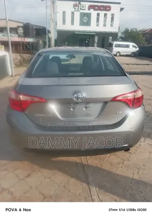 Toyota Corolla LE (1.8L 4cyl 2A) 2018 Gray