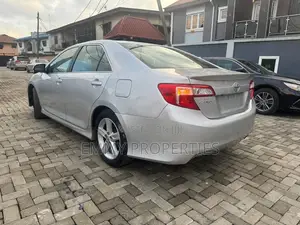 Toyota Camry SE Sport 4dr Sedan (2.5L 4cyl 6A) 2014 Silver