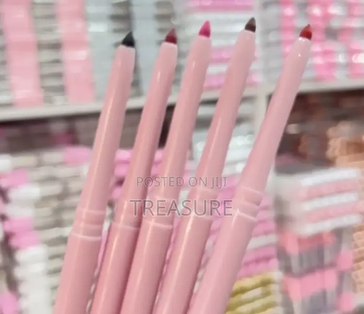 24hrs Smudge Lip Liner