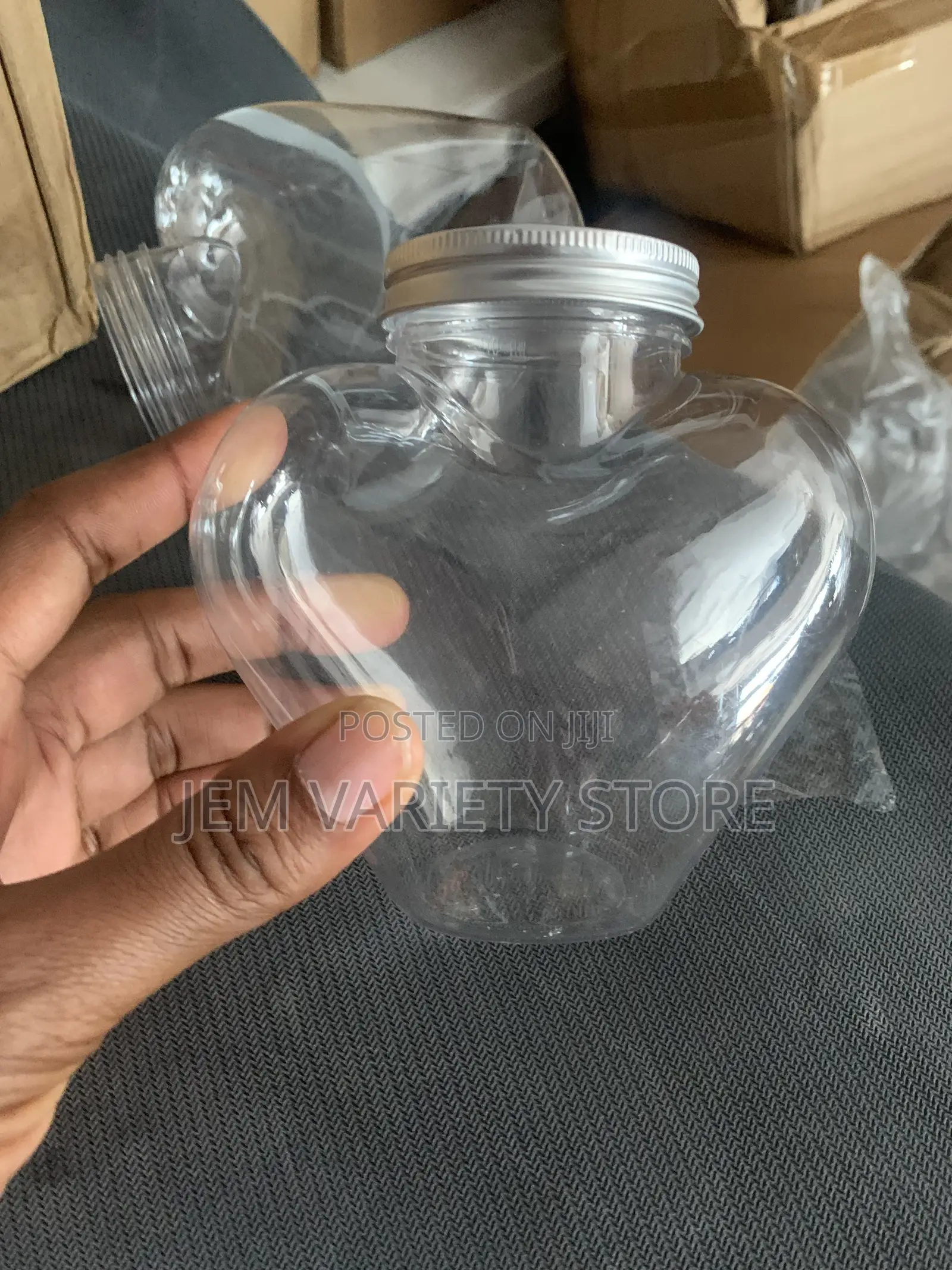 Transparent Heart Shaped Food Grade Plastic Bottles 500ml