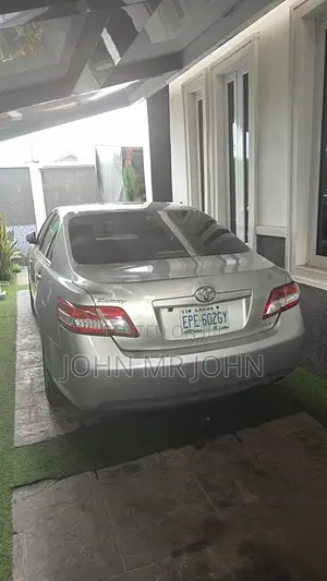 Toyota Camry XLE 4dr Sedan (2.4L 4cyl 5A) 2009 Silver