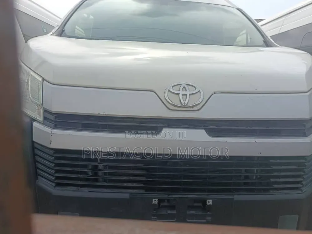 Toyota HiAce 2020 White