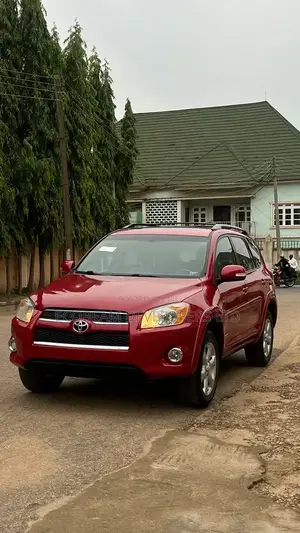 Toyota RAV4 2010 Red