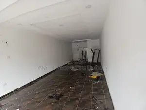 60sqm Shop / Office Space on the First Floor
