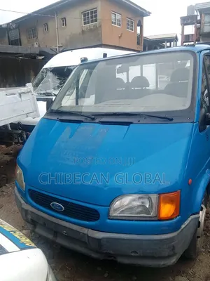 Ford Transit Truck (Petrol) 6 Tyres Tokunbo