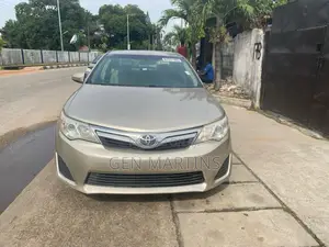 Toyota Camry 2014 Gold