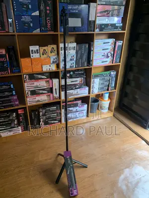 C08 Tripod Stand