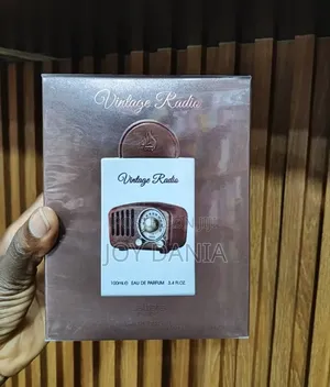 Vintage Radio by Lattaffa