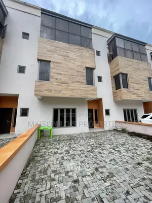 4bdrm Duplex in Ikota, VGC / Ajah for rent