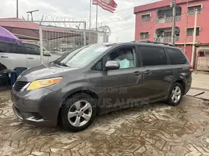 Toyota Sienna 2011 Gray