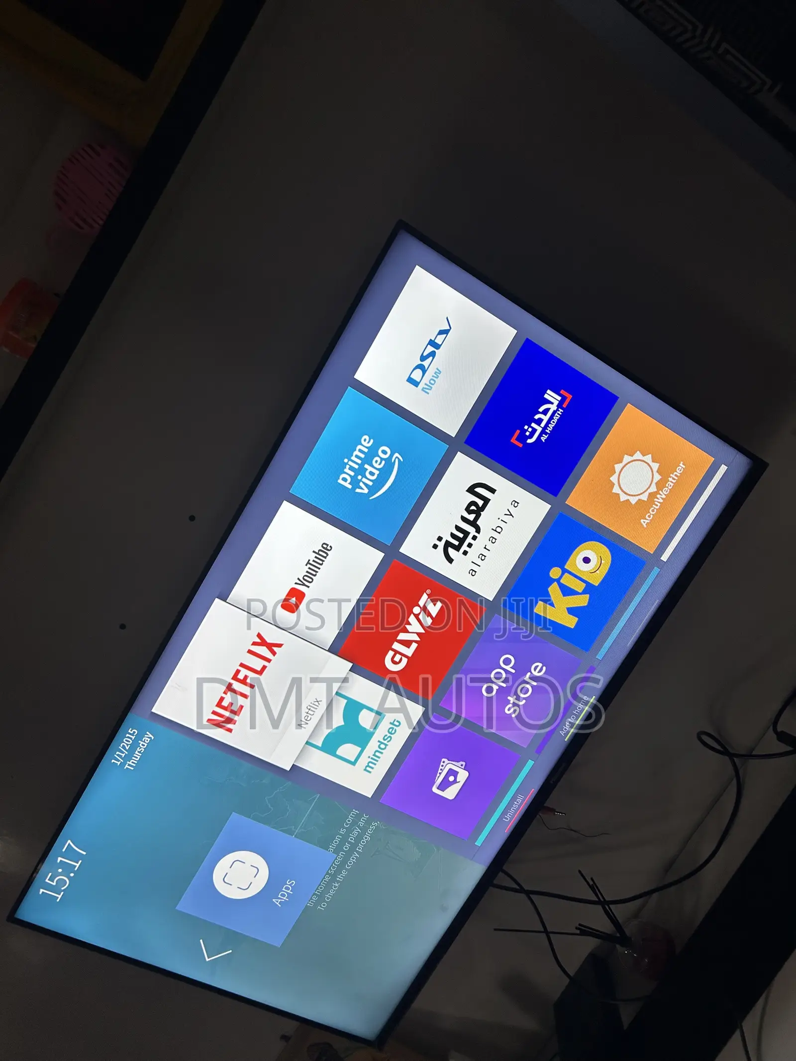 Clean Smart Hisense Tv