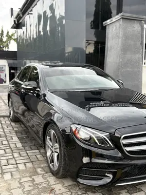 Mercedes-Benz E300 2018 Black