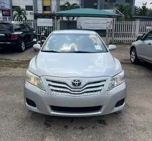 Toyota Camry LE 4dr Sedan (2.5L 4cyl 6AM) 2010 Silver
