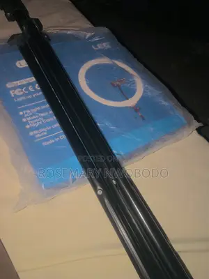 Tripod and LJJ-26 Ringlight