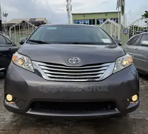 Toyota Sienna Limited AWD 7-Passenger 2013 Gray
