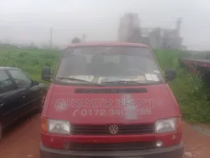 Volkswagen Transporter 2005 Red